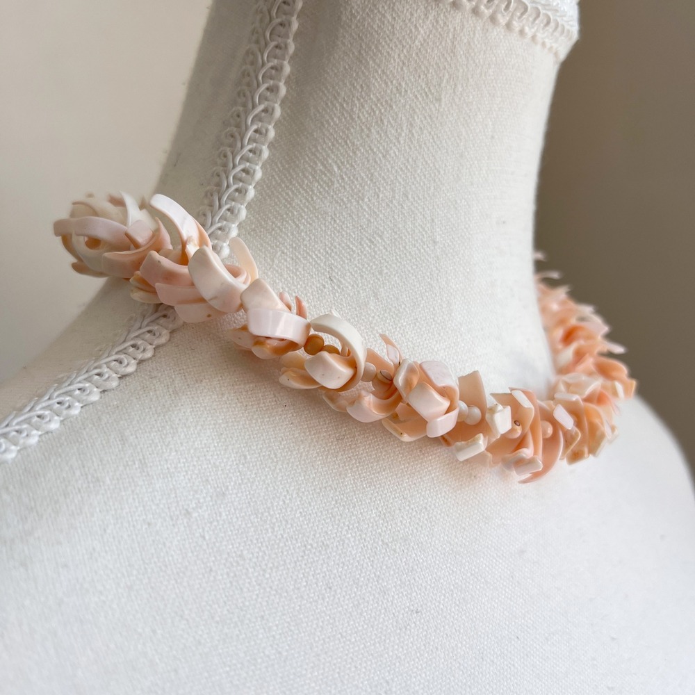 Vintage Pink Coral Puka Shell Bead Necklace Choker Statement - Picture 4 of 8